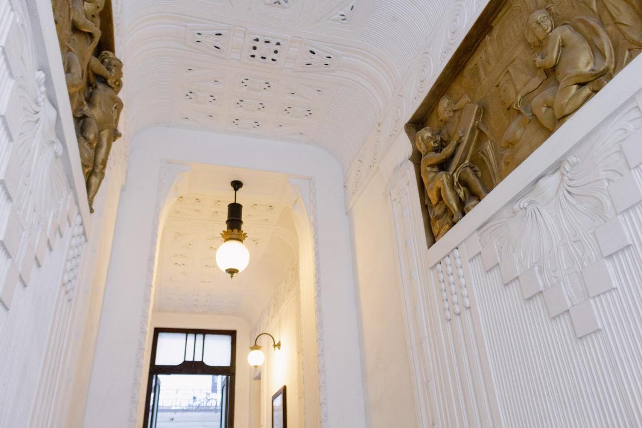 Apartment Cosy Nest Close To Blaha Sqr *